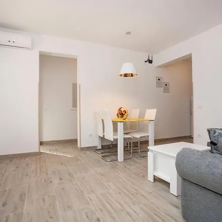Apartment Dragica
